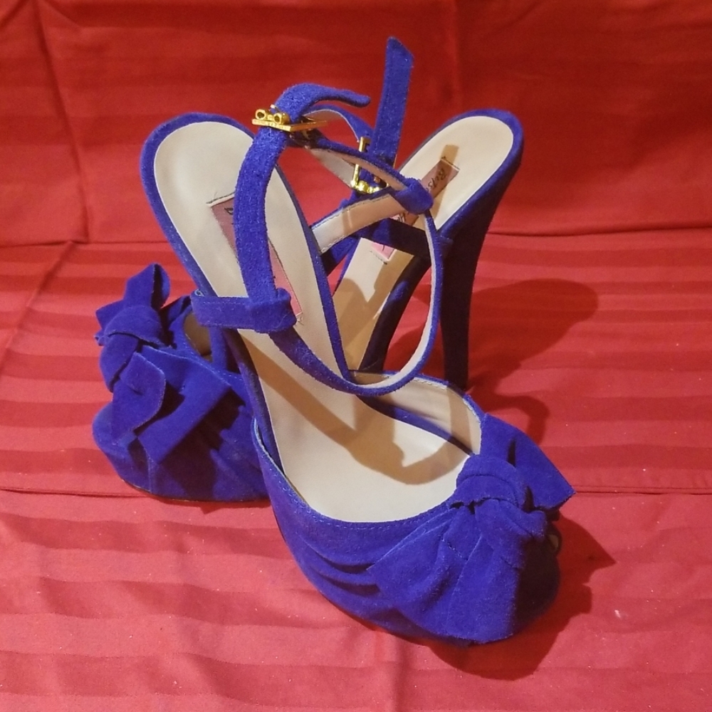 Betsey Johnson blue suede 5.5" heel, sz 8